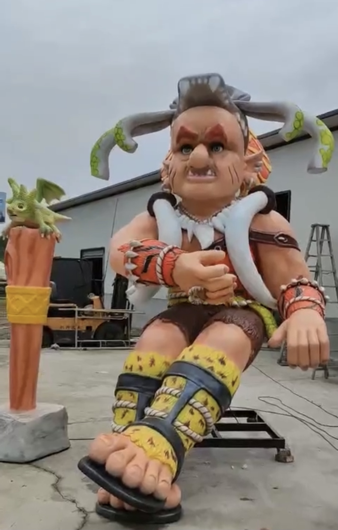 Впечатлишься: в Голосеевском парке пройдет выставка с говорящими великанами фото 2 1