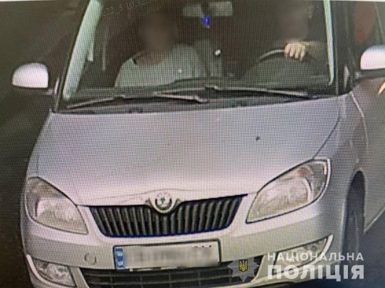 Все ради денег: в Киеве мужчина украл и продал бюст с могилы на Байковом кладбище фото 1