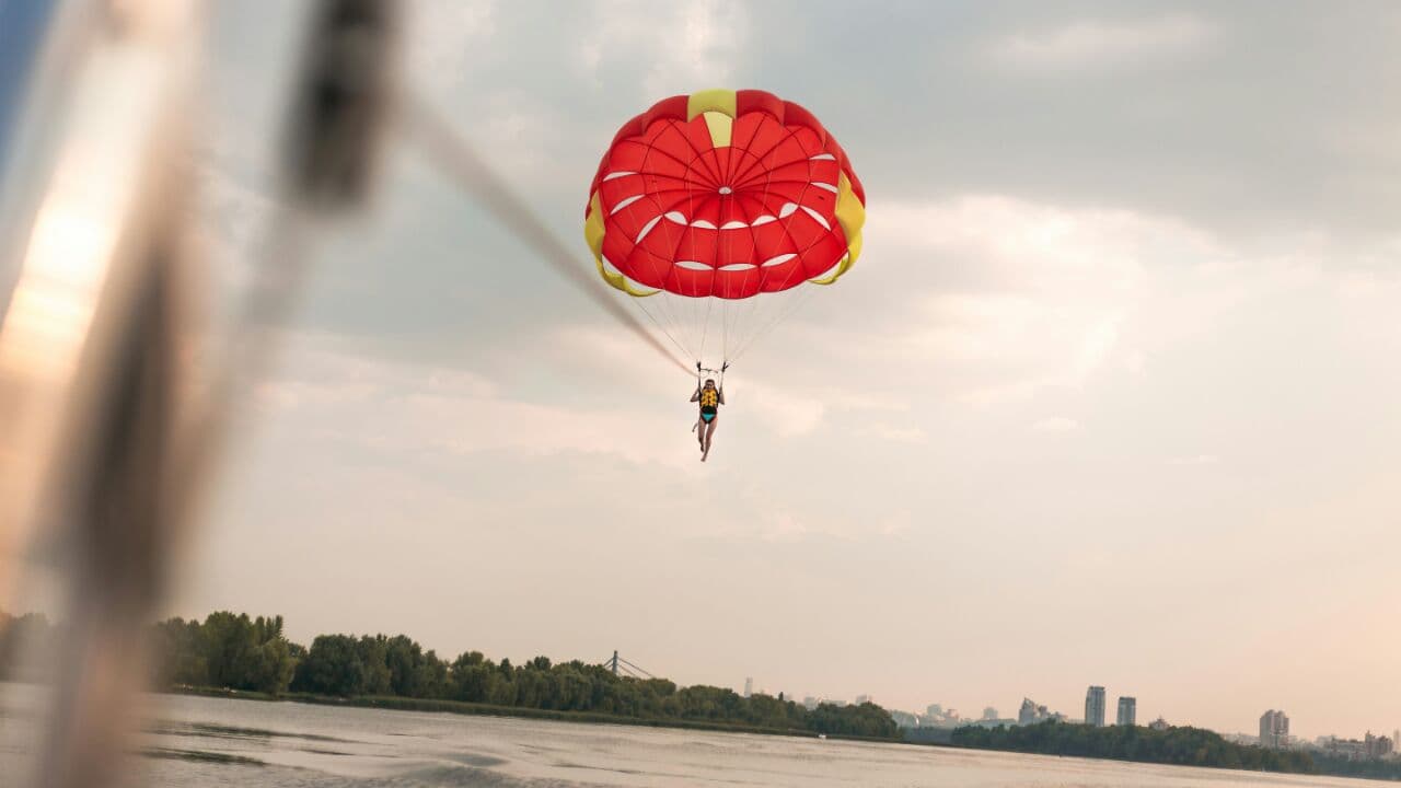 Фото: "Parasailing"