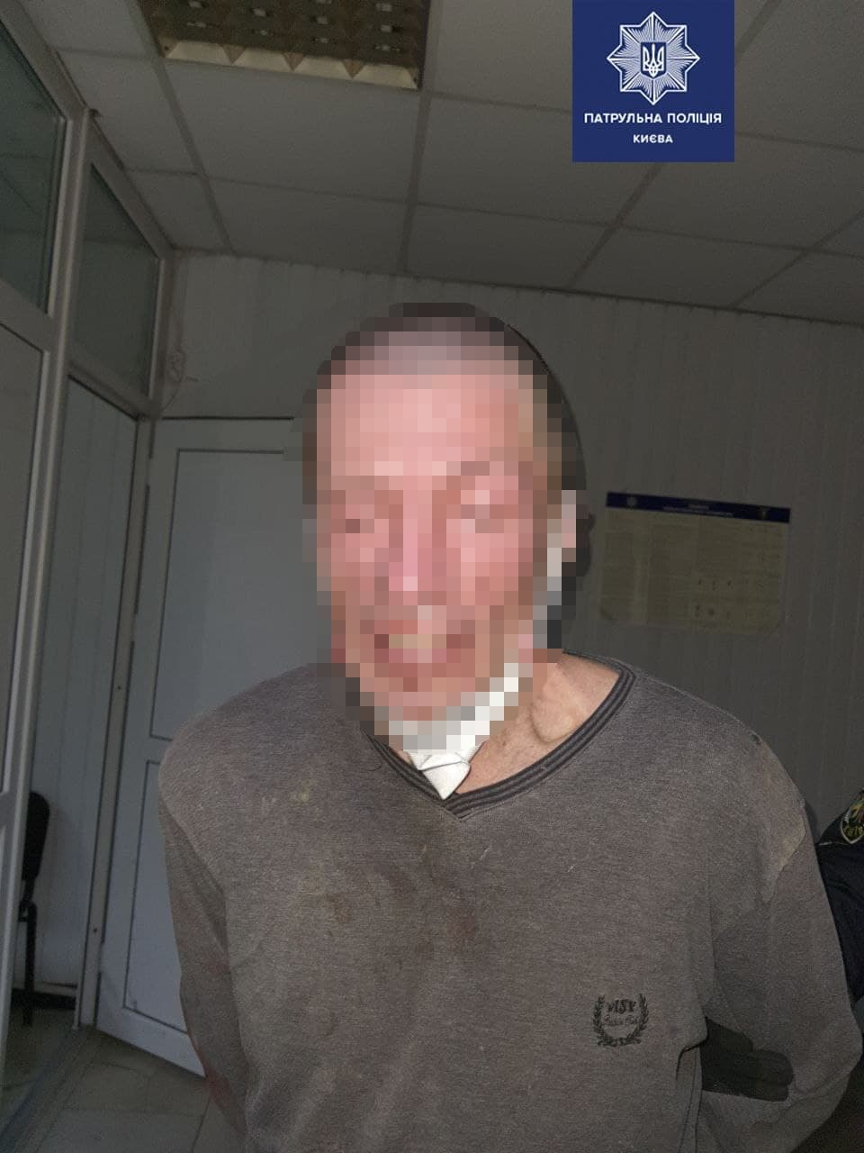 Выпрыгнул из окна и прятался в кустах: киевские патрульные задержали убийцу фото 3 2