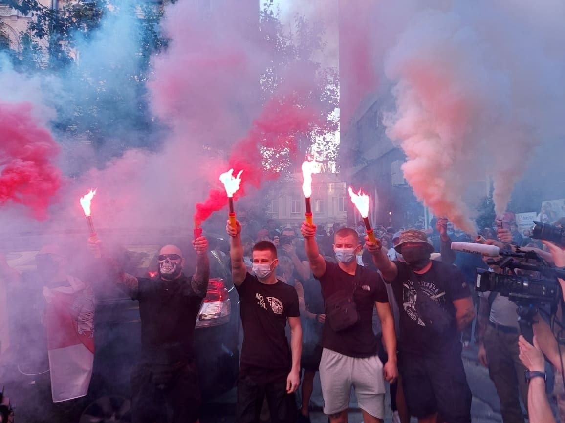 Собрались десятки людей: в Киеве проходит акция памяти Виталия Шишова фото 3 2