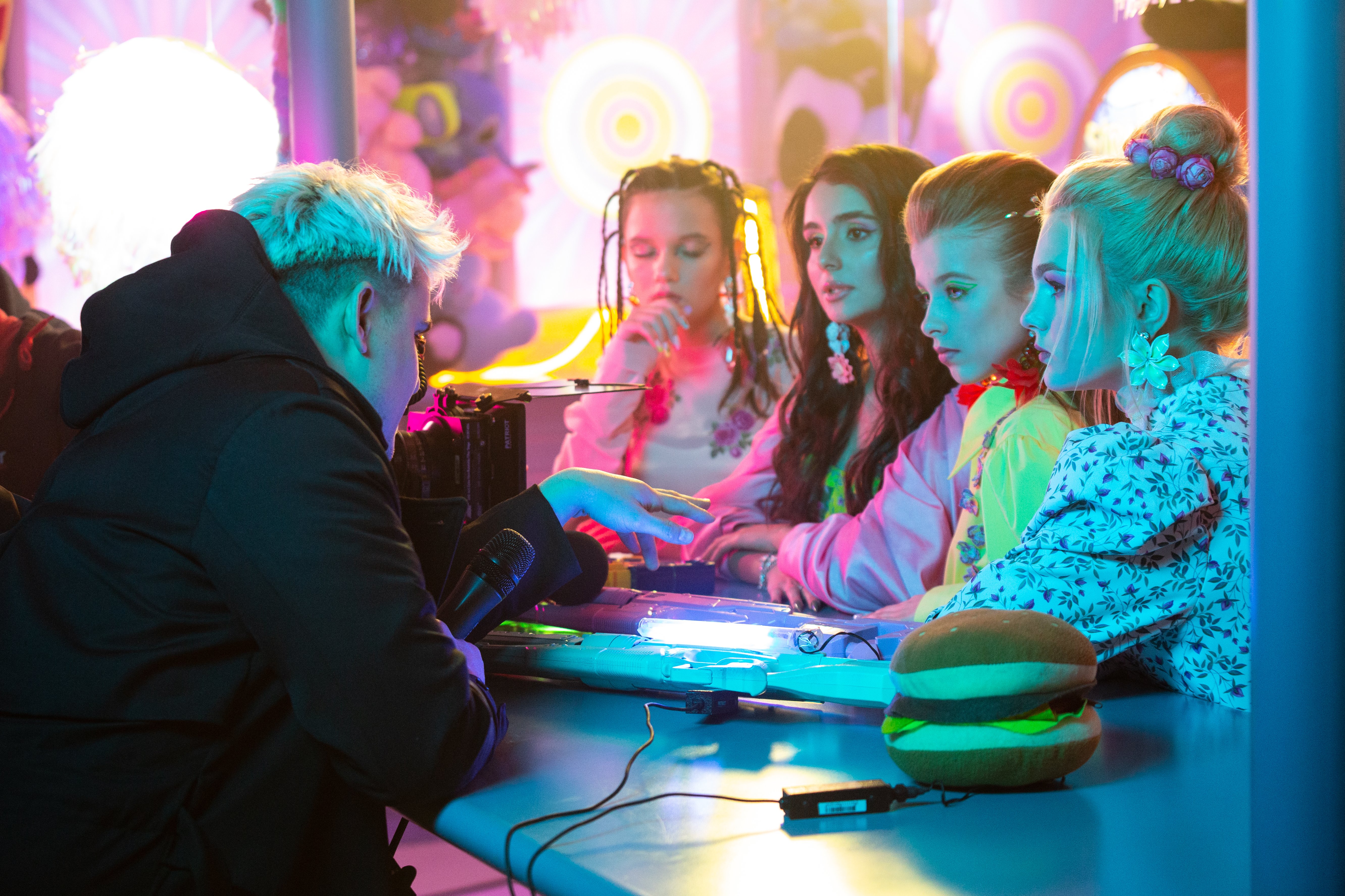 Анна Тринчер презентует клип и макси-сингл "БЛА БЛА БЛА"