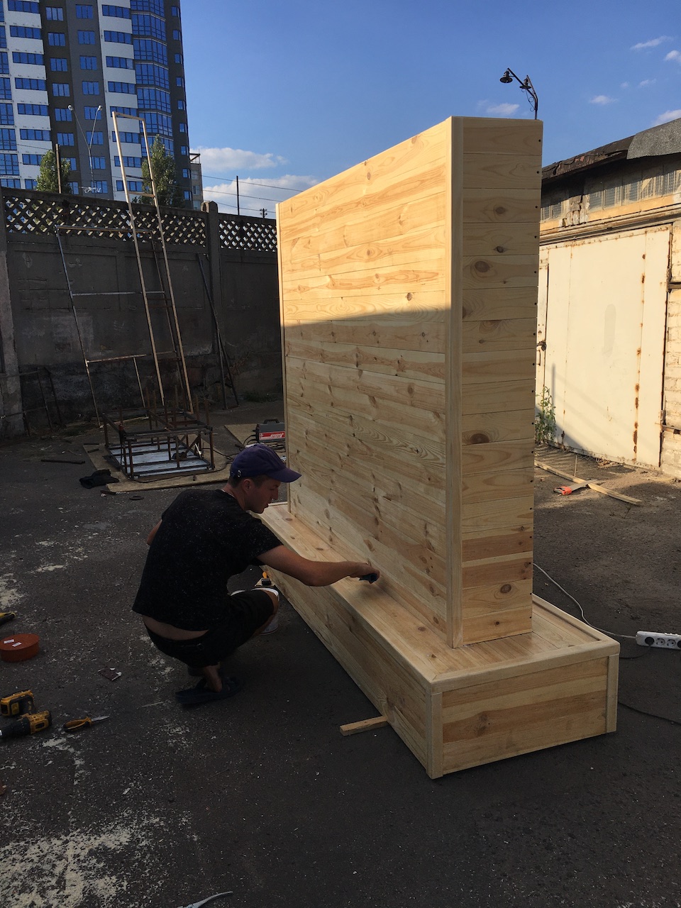 Не просто искусство: зачем на Подоле установили стену из мха фото 2 1