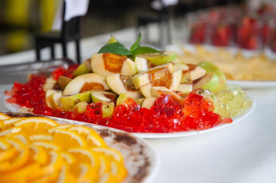 Фаст-фуд по-киевски: родители школьников возмущены обедами в столовых фото 3 2