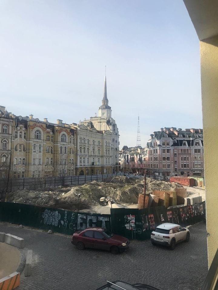 Победа местных: на Воздвиженке вместо высотки будет новый сквер  фото 1