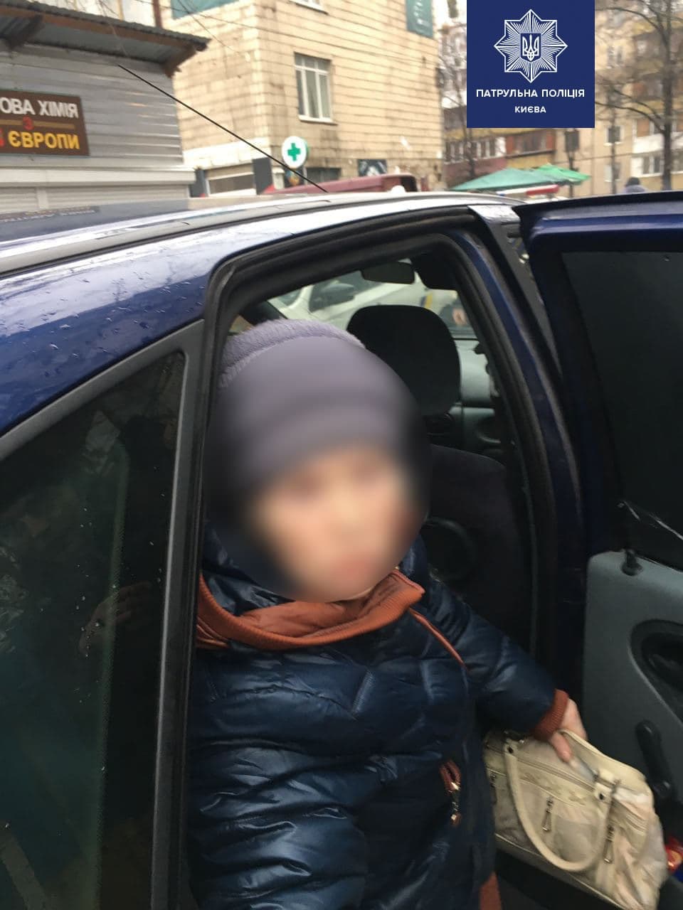 Похищение женщины в возрасте. Фото: Патрульная полиция Киева