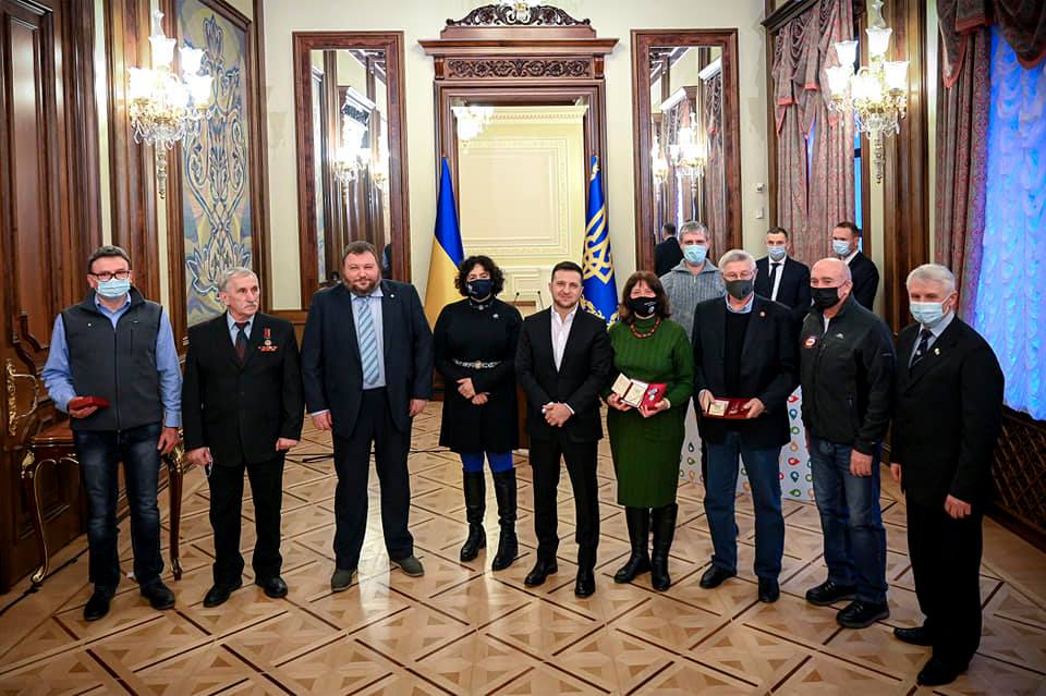 Зеленский и полярники. Фото: Facebook НАНЦ