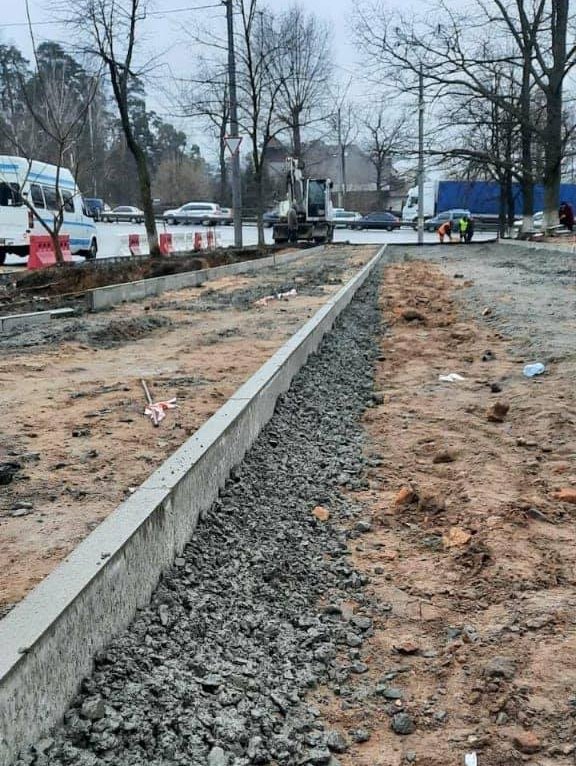 Строительство велодорожки. Фото: Facebook Київ - Велосипедне Місто