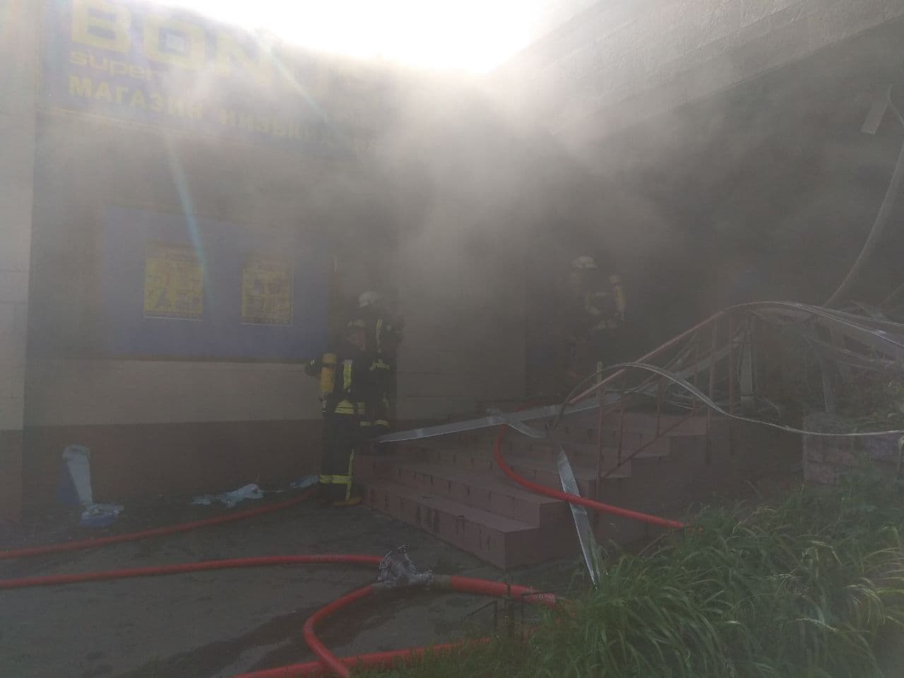 На Шулявке произошел пожар в магазине. Фото: ГСЧС