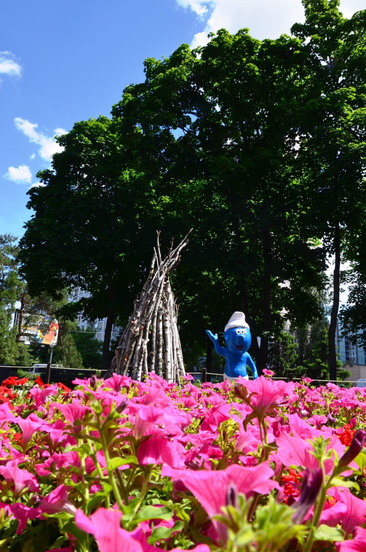 Выставка героев мультфильмов. Фото: "Киевзеленстрой"