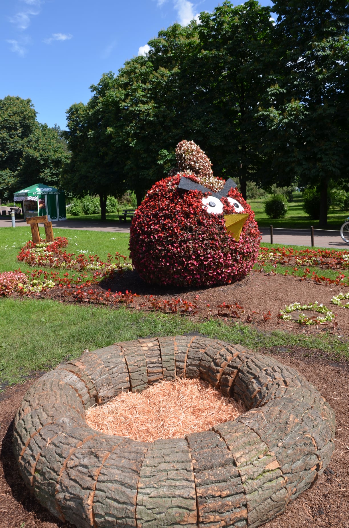 Выставка героев мультфильмов. Фото: "Киевзеленстрой"