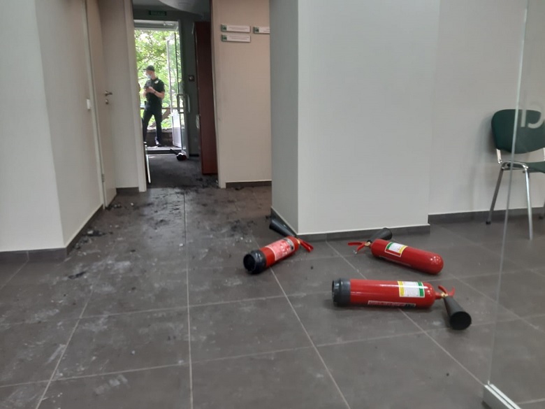 На Оболони девушка пыталась ограбить банк. Фото: полиция Киева