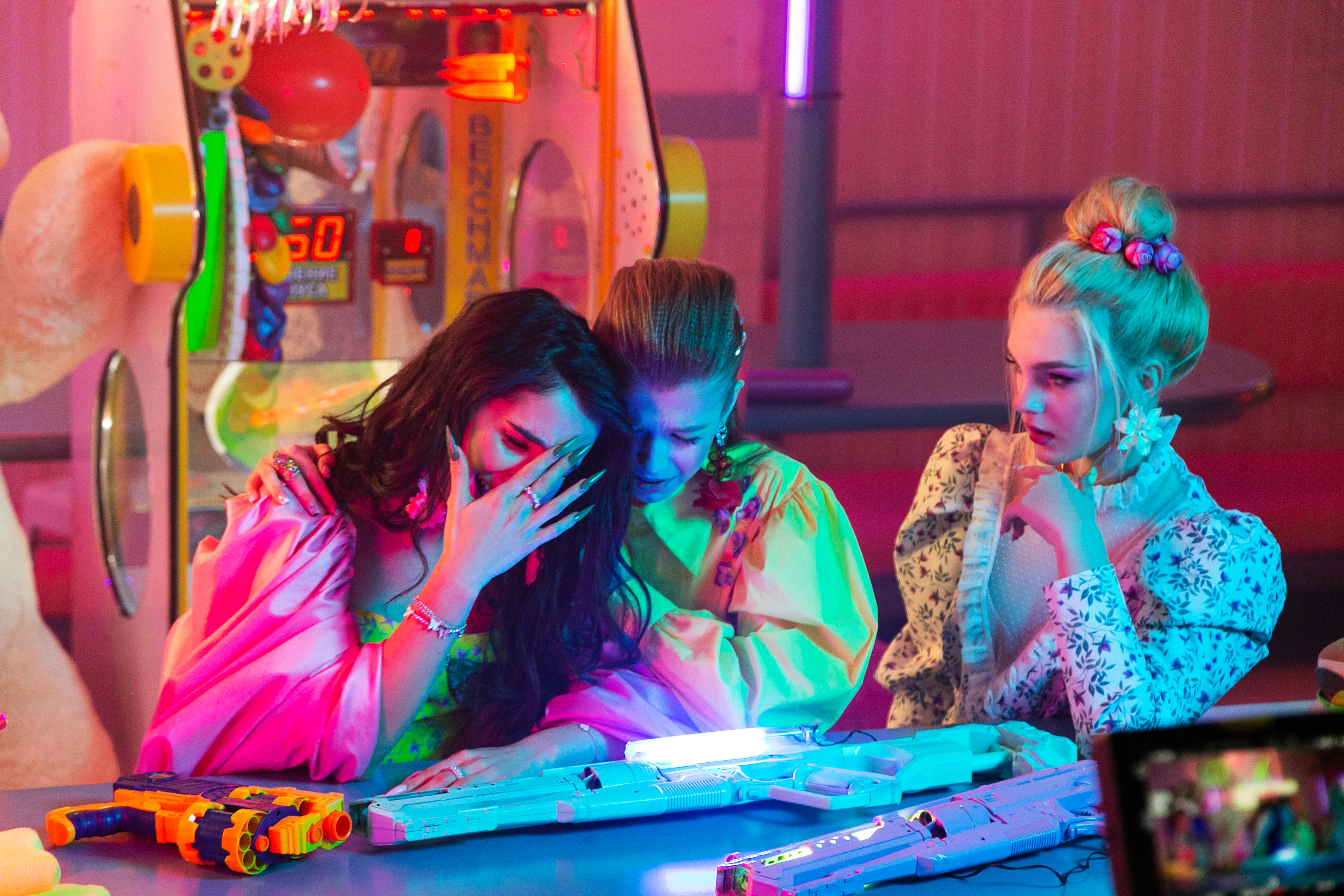 Анна Тринчер презентует клип и макси-сингл "БЛА БЛА БЛА"