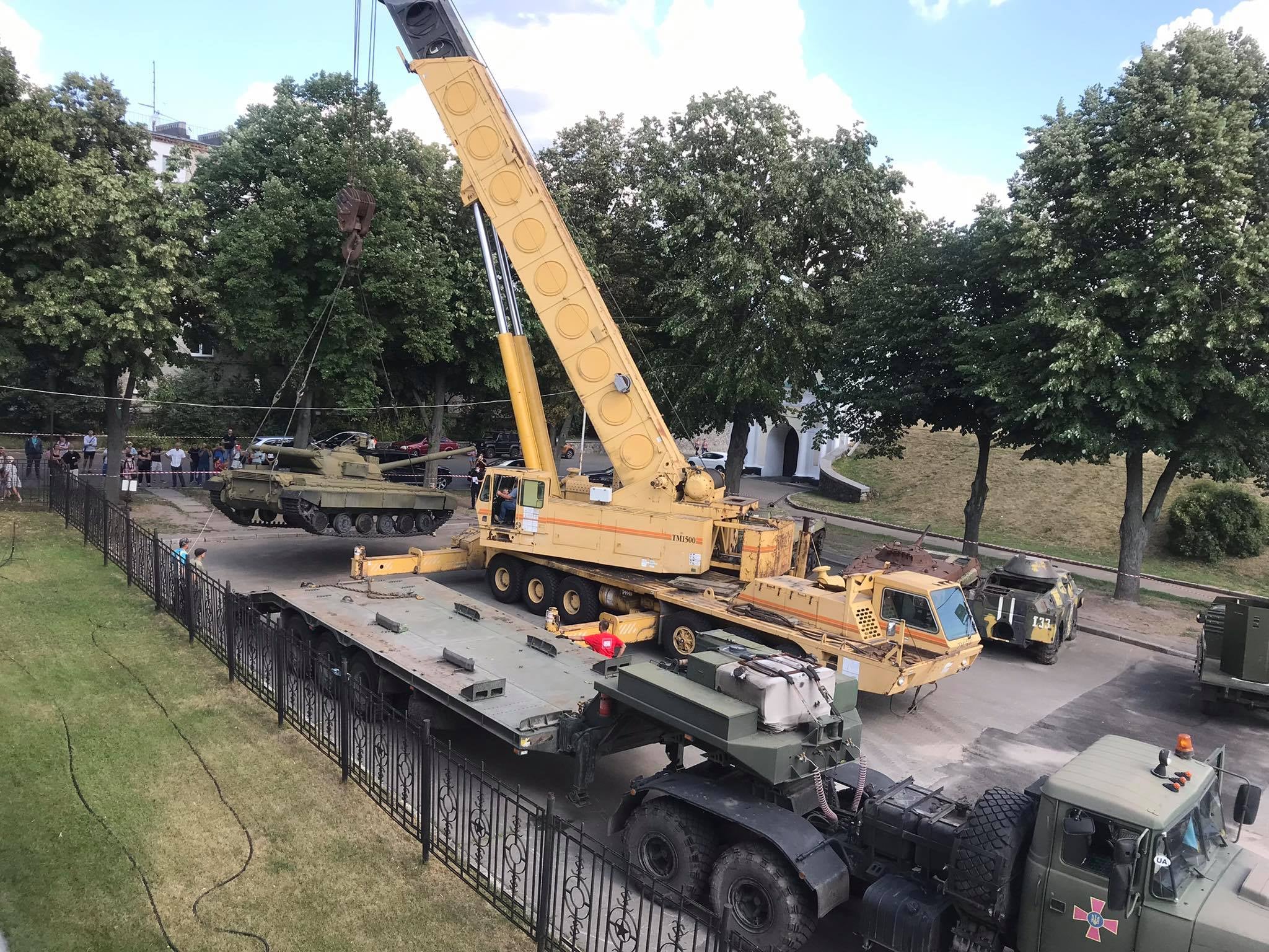 в Музее истории Украины во Второй мировой войне переставили экспонаты. Фото: Facebook музея 