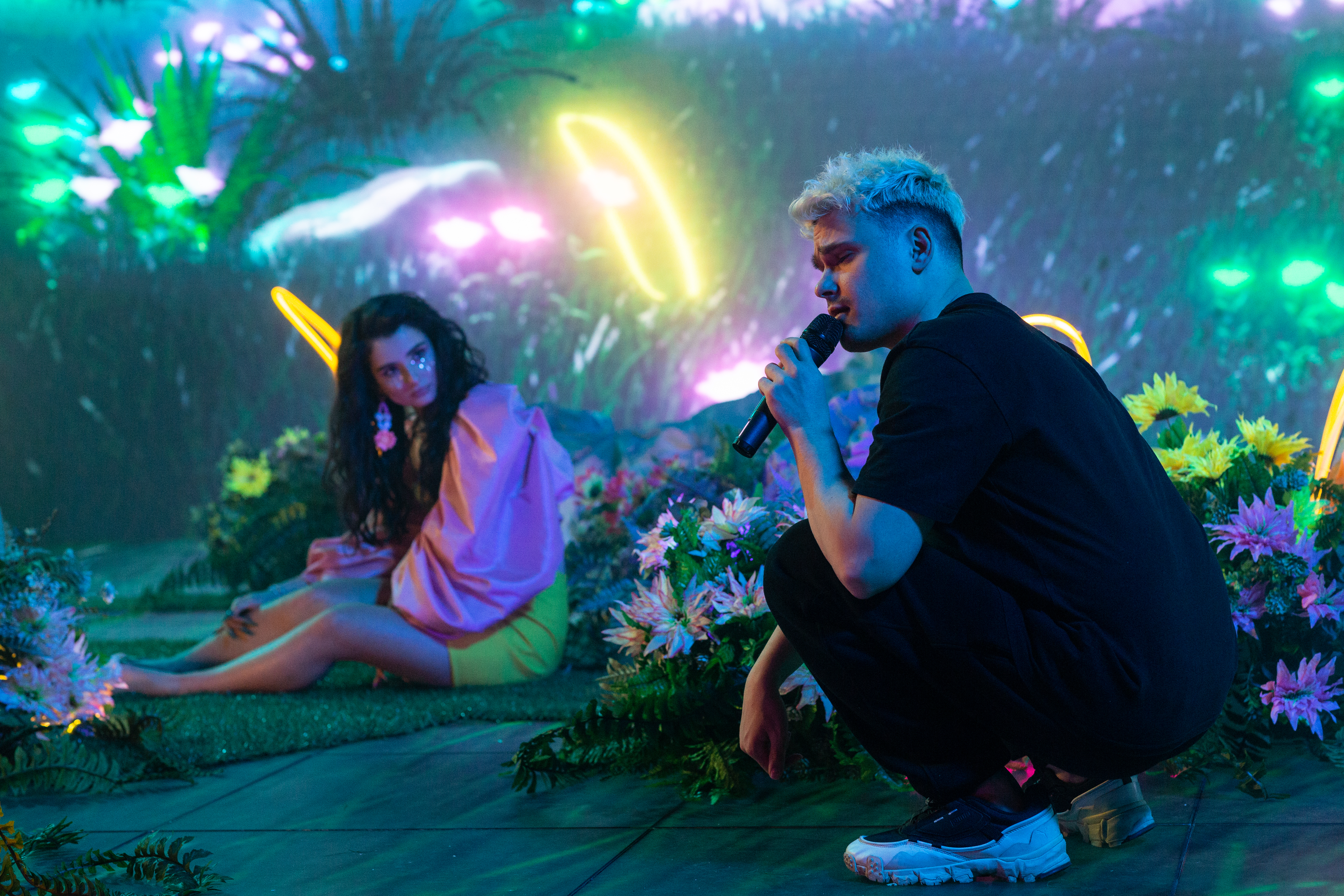 Анна Тринчер презентует клип и макси-сингл "БЛА БЛА БЛА"