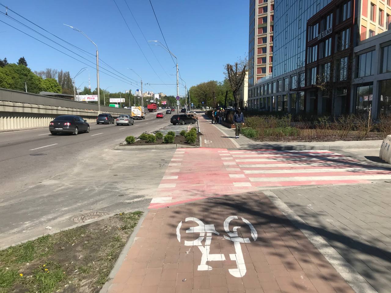 Демонтированная велодорожка на Нивках. Фото: КГГА