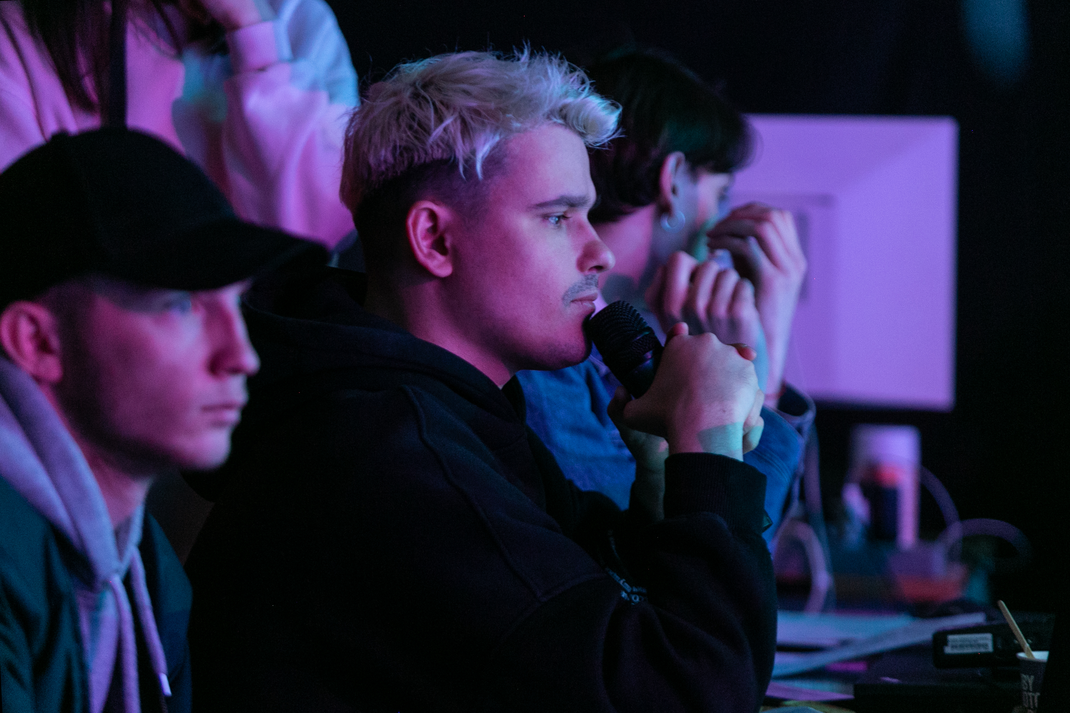 Анна Тринчер презентует клип и макси-сингл "БЛА БЛА БЛА"