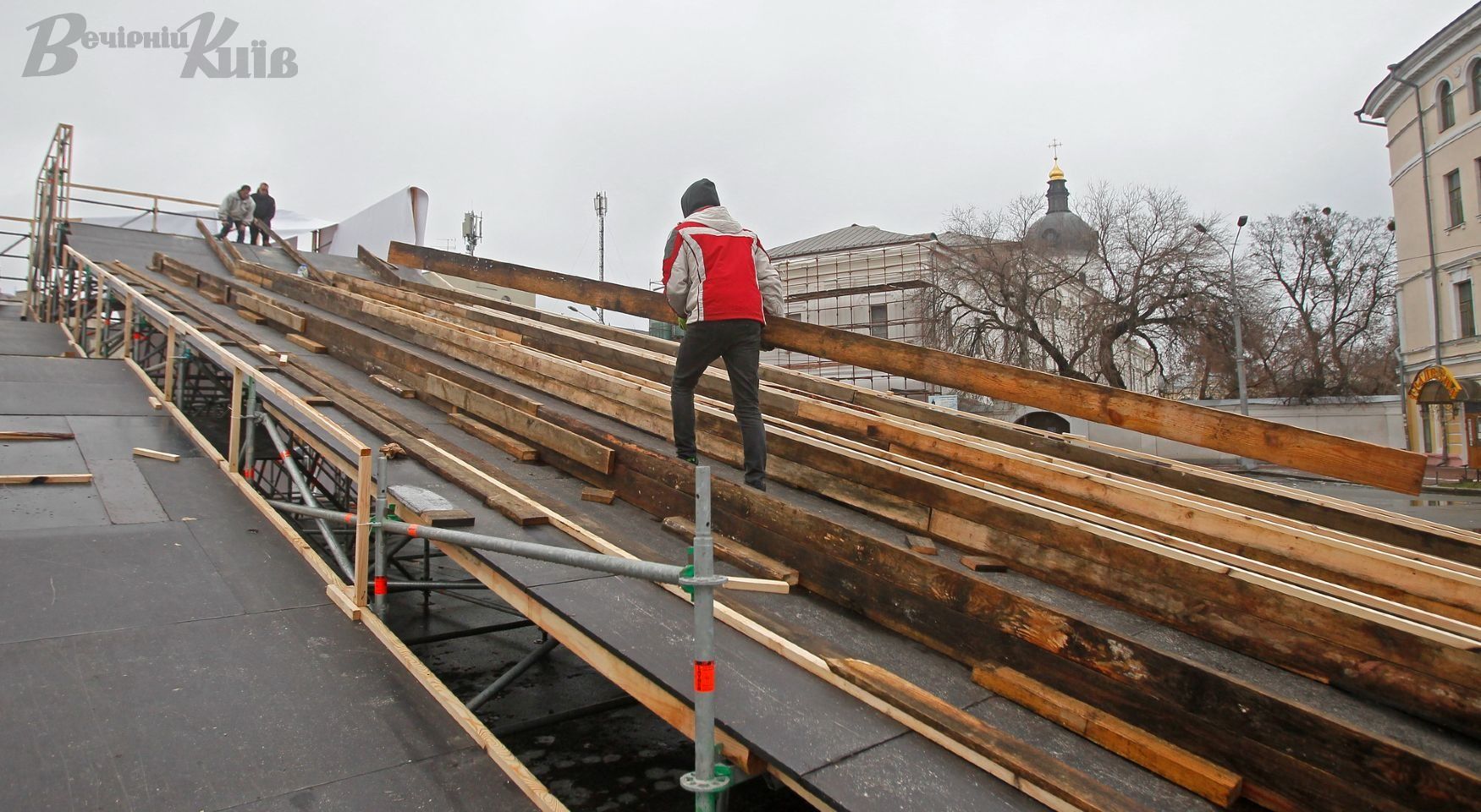 Новогодняя Контрактовая площадь. Фото: "Вечерний Киев"