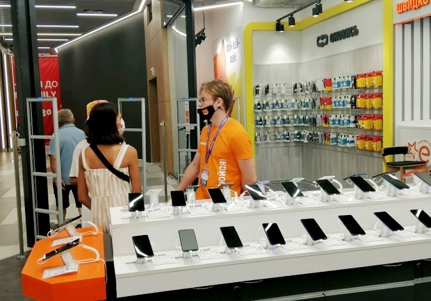 В Киеве открыли два новых магазина Фокстрот фото 3 2