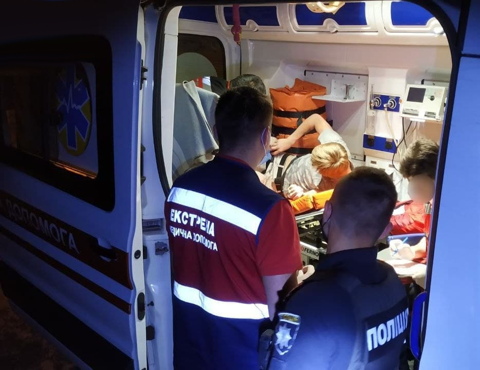 В Киеве ночью с ножом напали на человека. Фото: Патрульная полиция Киева