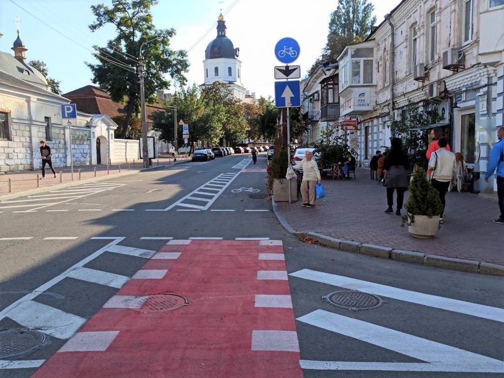 В Киеве появились еще две общих полосы и велодорожка. Фото: КГГА