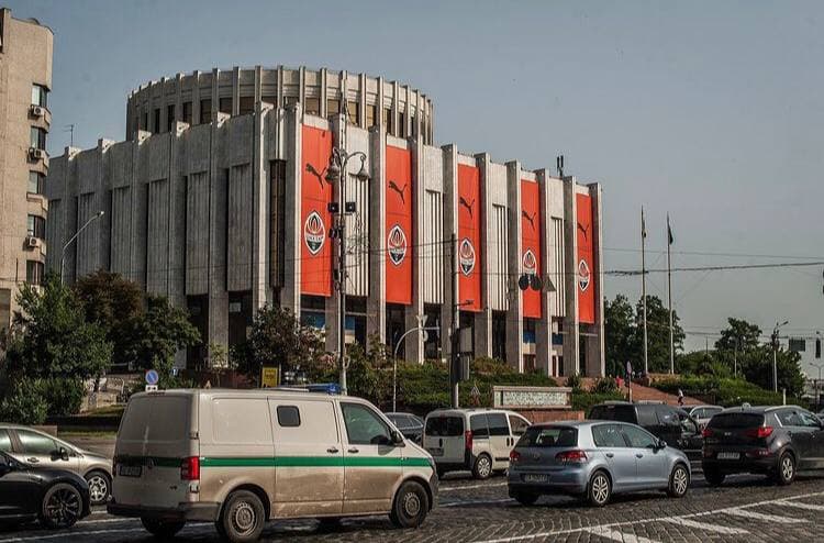 Баннеры "Шахтера" на Украинском доме. Фото: Instagram "Шахтера"