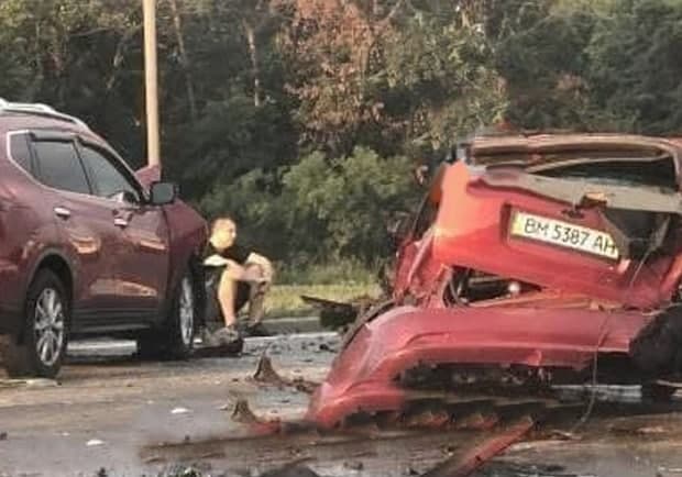 На Броварском проспекте произошла масштабная авария. Фото: dtp.kiev.ua