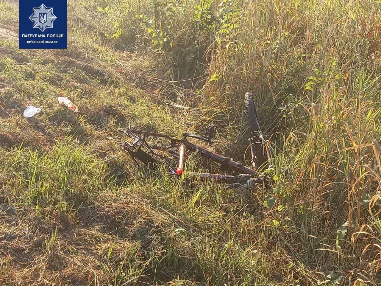 В Киевской области произошло ДТП с участием велосипедиста. Фото: полиция Киевской области