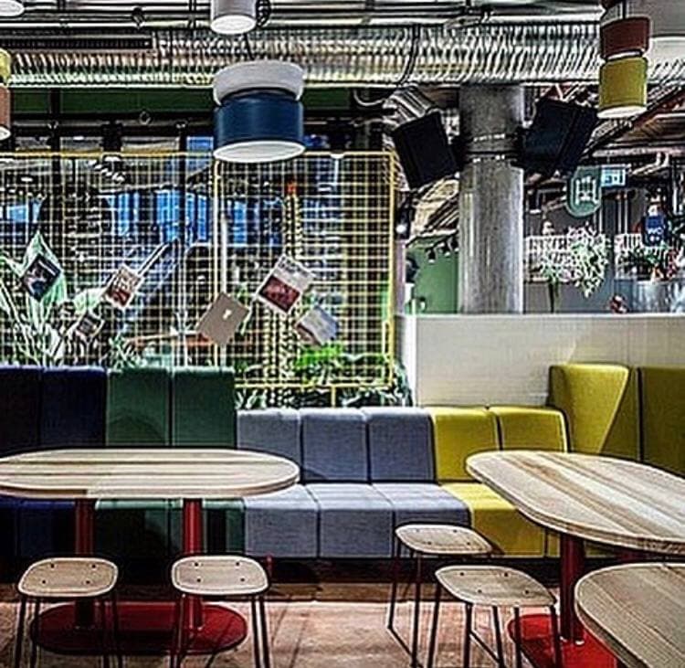 На Осокорках собираются открыть новый фудхол с ресторанами, кальянами и террасой. Фото: Instagram