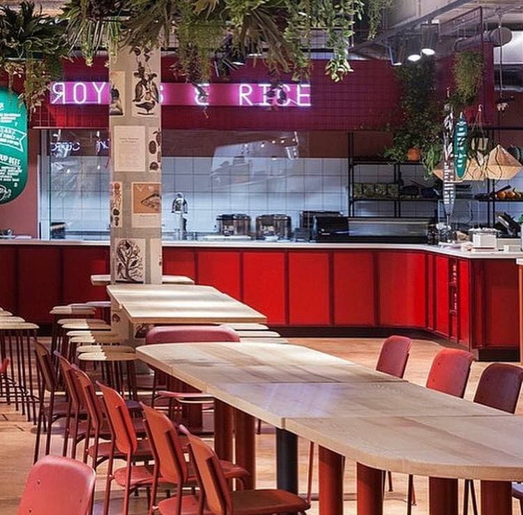 На Осокорках собираются открыть новый фудхол с ресторанами, кальянами и террасой. Фото: Instagram