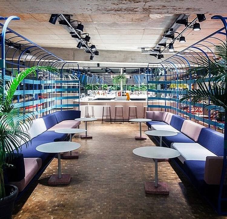 На Осокорках собираются открыть новый фудхол с ресторанами, кальянами и террасой. Фото: Instagram