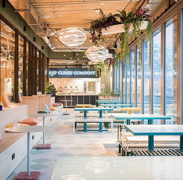 На Осокорках собираются открыть новый фудхол с ресторанами, кальянами и террасой. Фото: Instagram