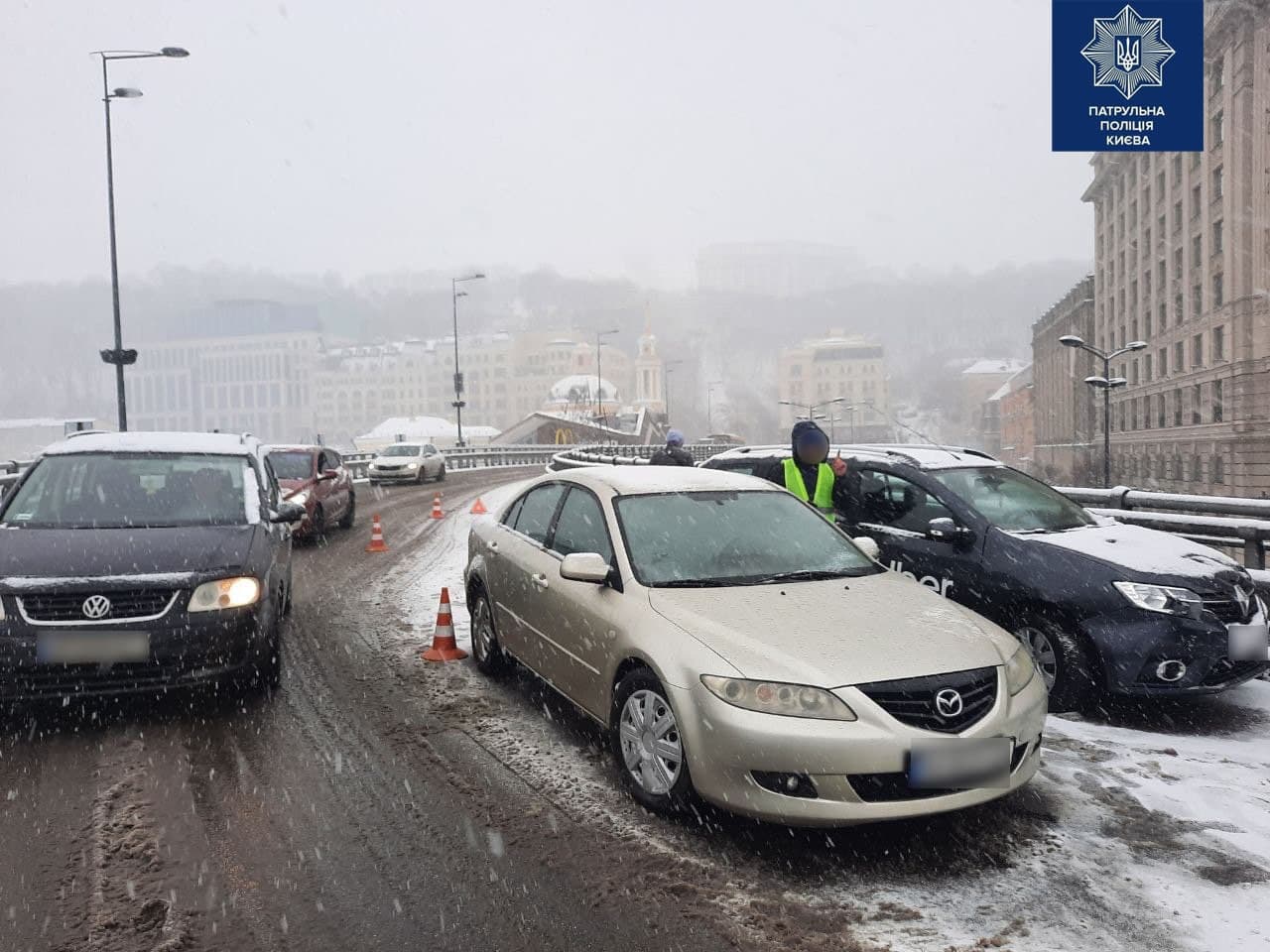 ДТП на Боричевом спуске. Фото: Патрульная полиция