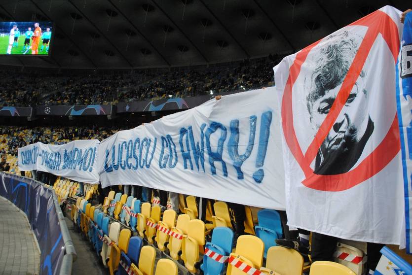 Ультрас против Луческу. Фото: Ультрас "Динамо Киев"