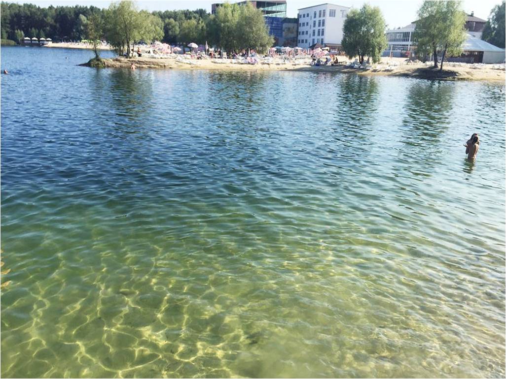 Голубое озеро рядом с Подгорцами. Фото: funtime.kiev.ua