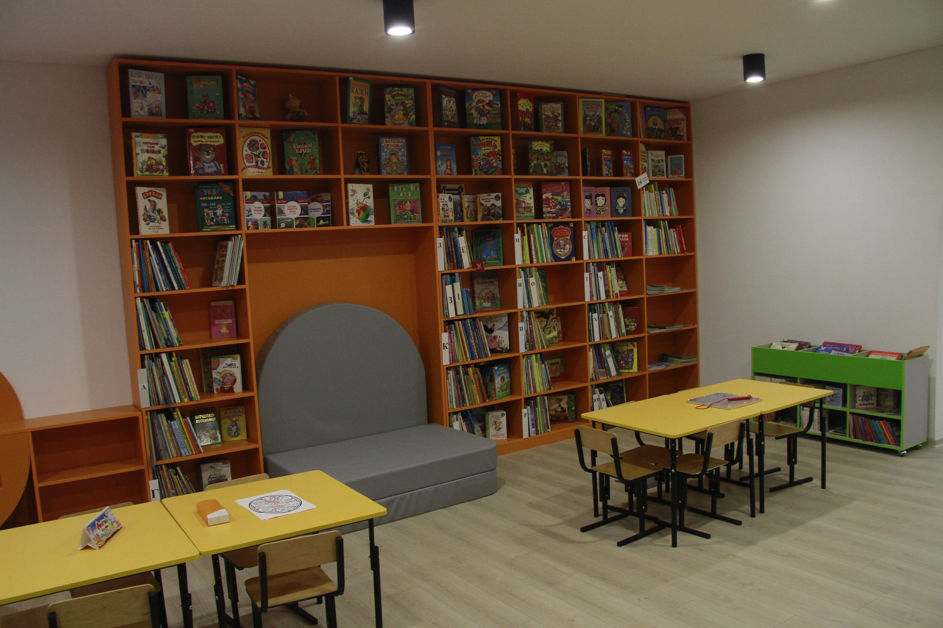 Начитаешься: на Троещине заработал новый библиохаб для детей фото 3 2