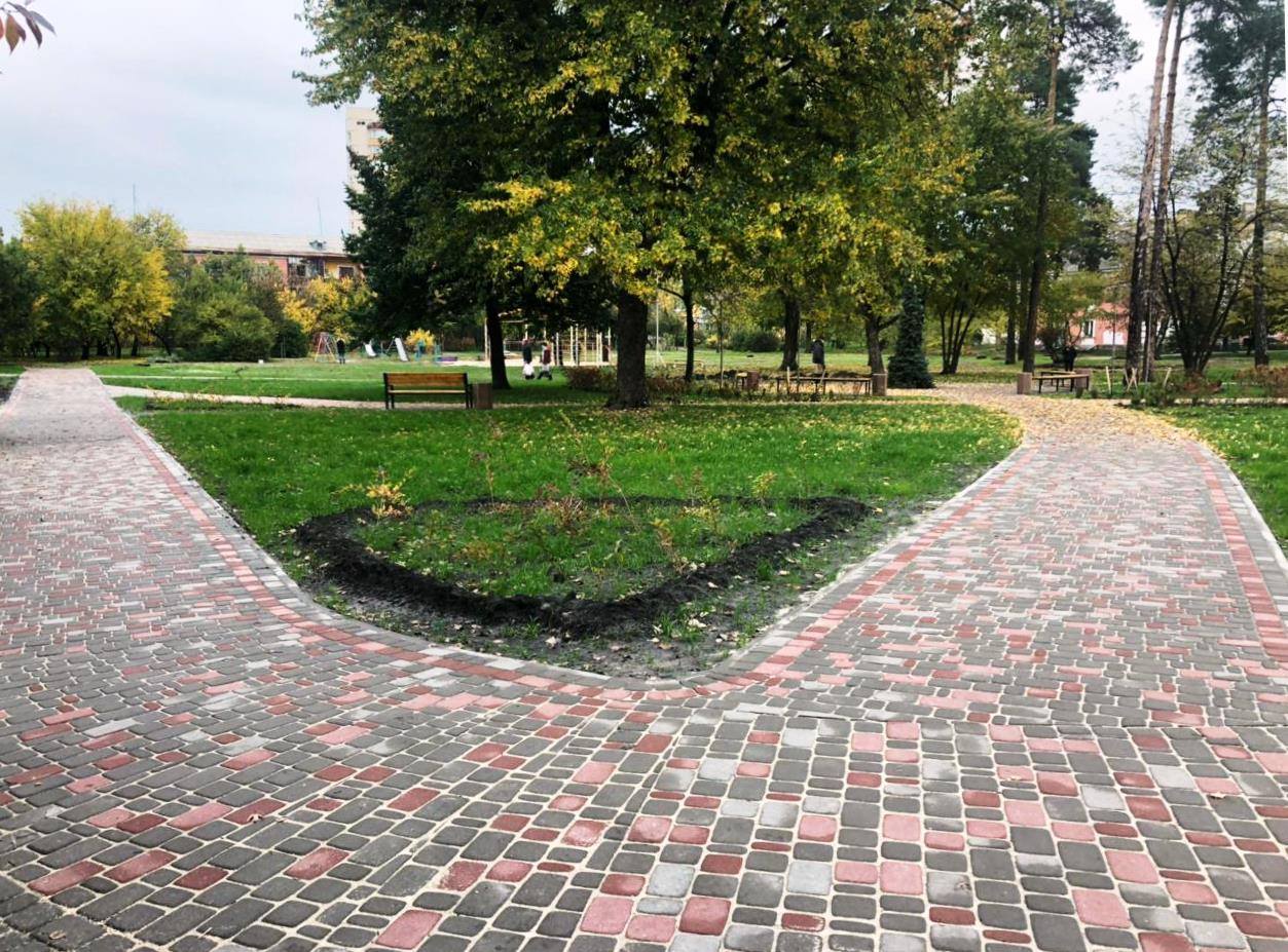 Сквер на ДВРЗ. Фото: "Киевзеленбуд"