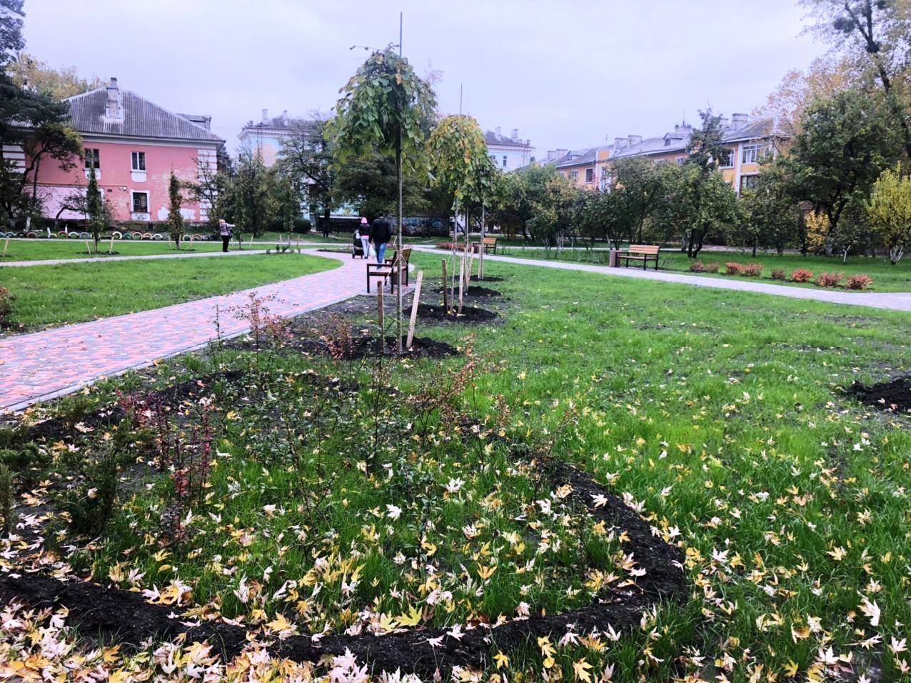Сквер на ДВРЗ. Фото: "Киевзеленбуд"