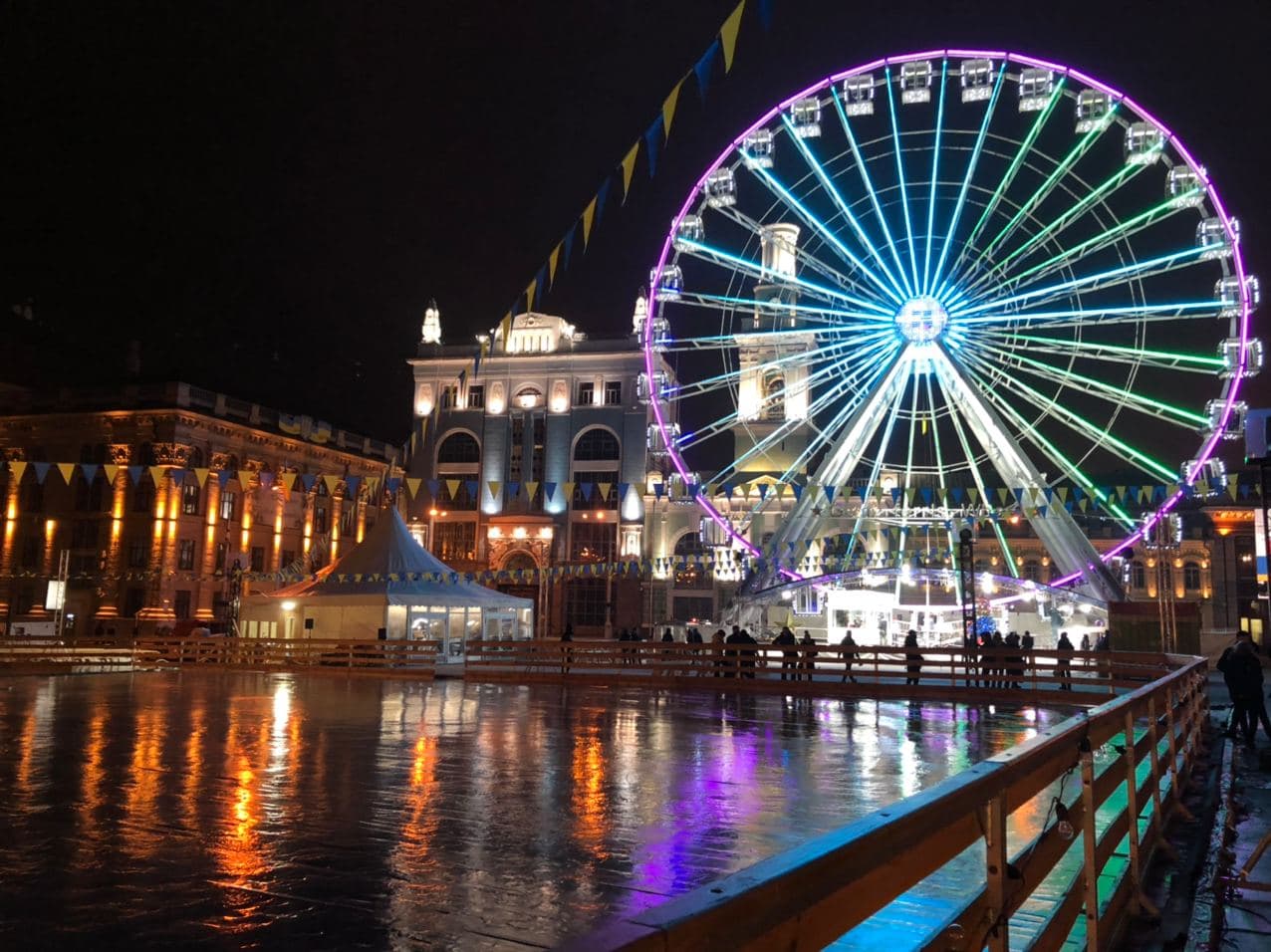 Каток на Подоле. Фото: Vgorode