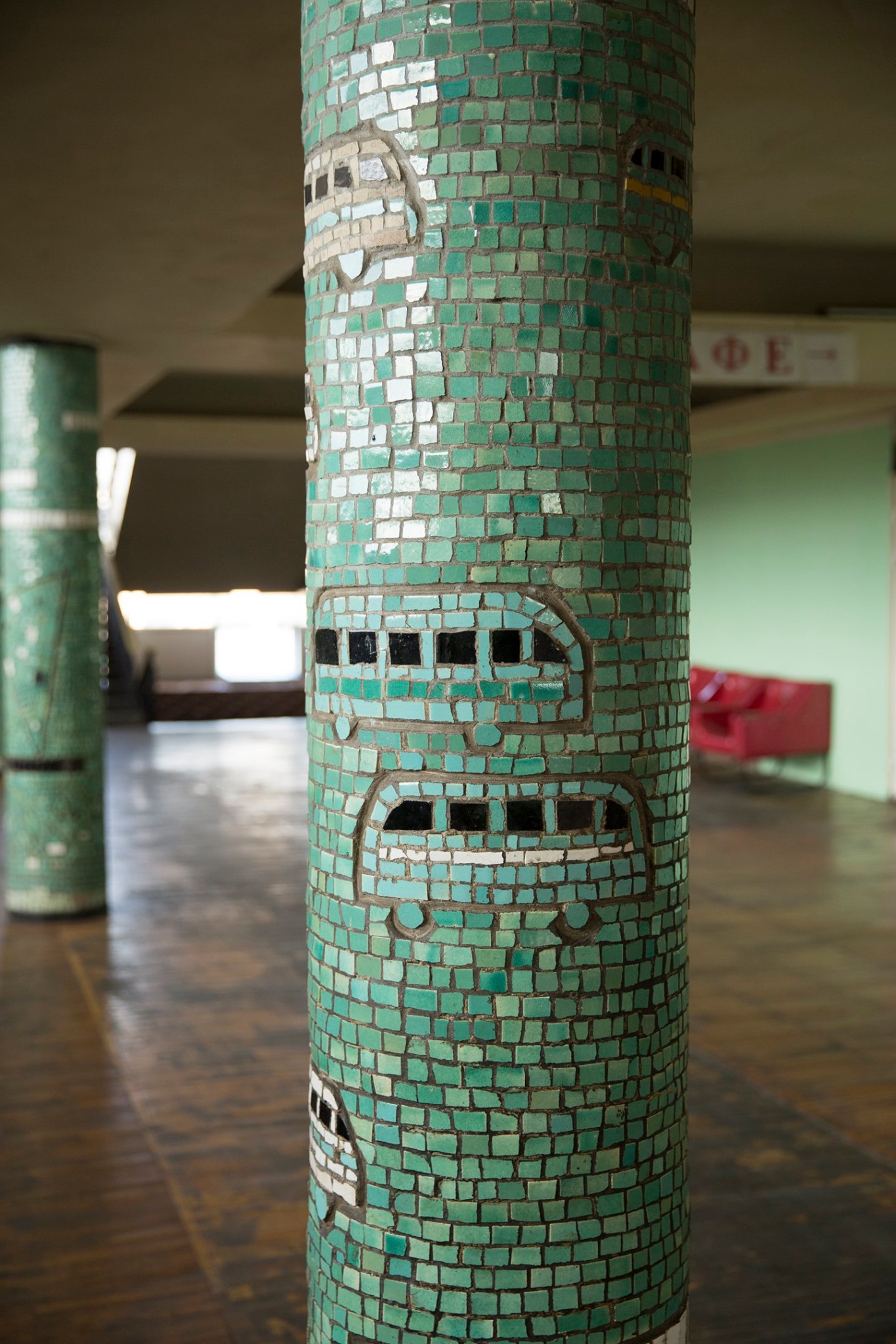 Нестареющее творчество: на Центральном автовокзале сохранят советскую мозаику фото 4 3