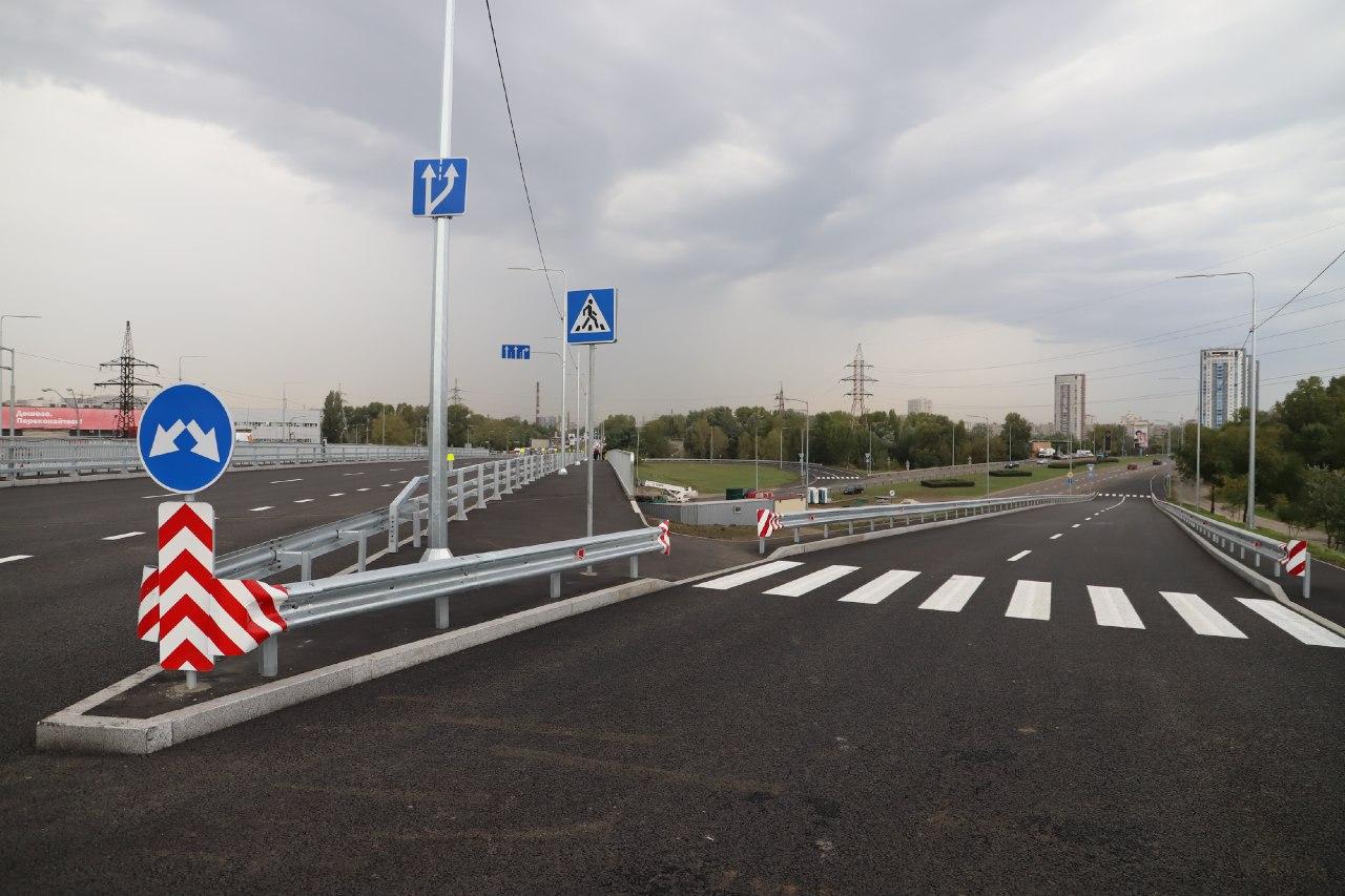 Можно ехать: на Оболони открыли движение по двум путепроводам фото 4 3