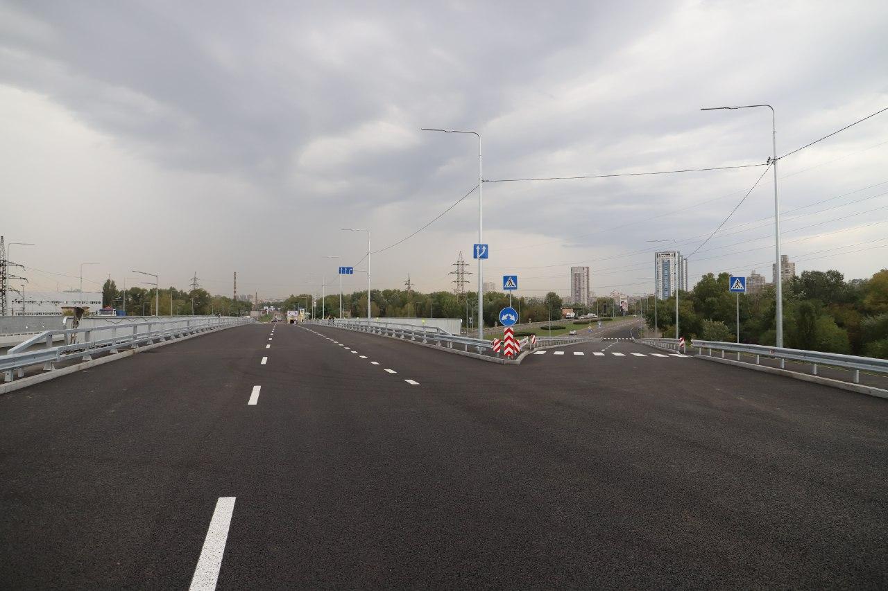 Можно ехать: на Оболони открыли движение по двум путепроводам фото 2 1