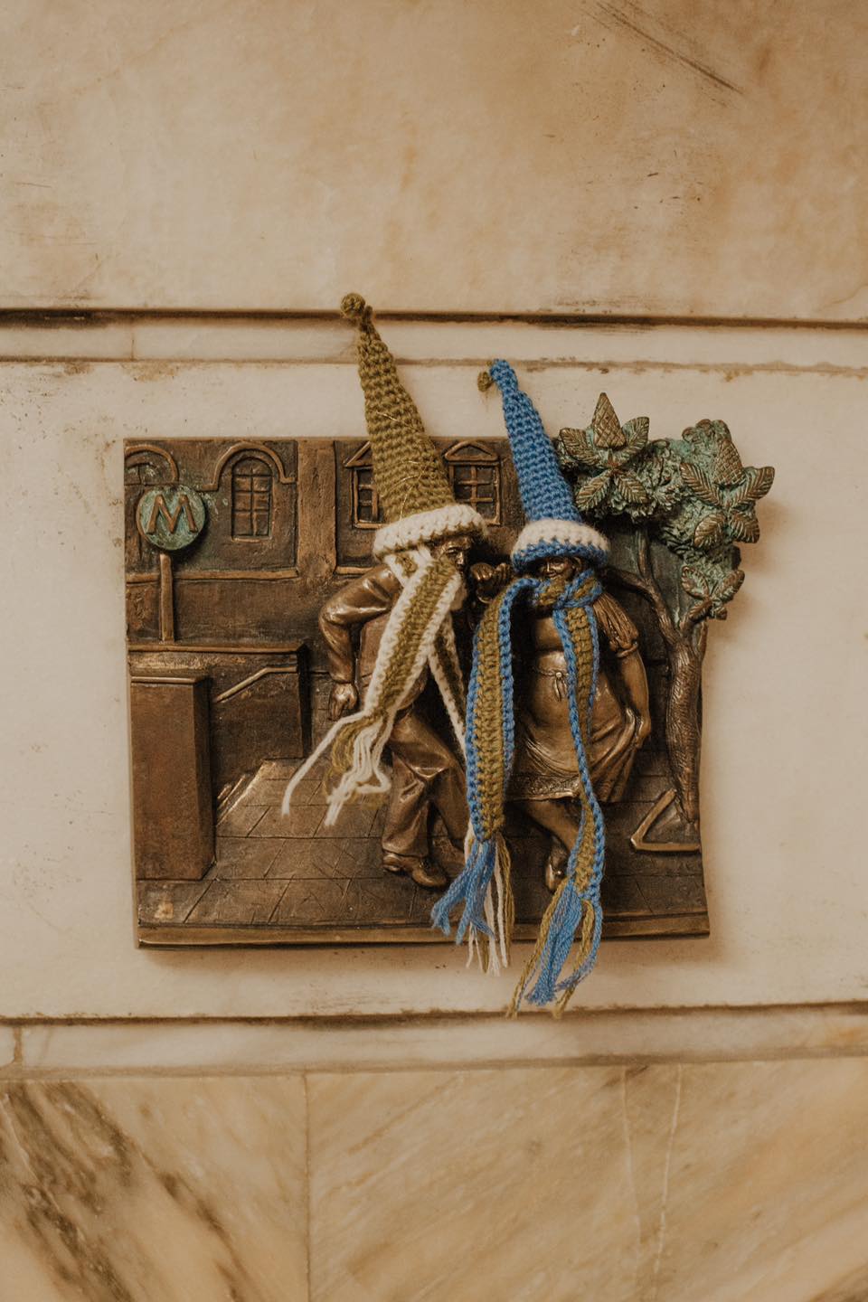 Украшенные скульптуры. Фото: проект "Шукай"