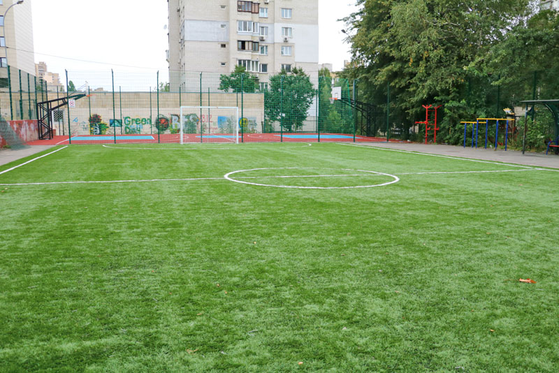 Наиграешься: на Соломенке обновили площадки для футбола и баскетбола фото 2 1