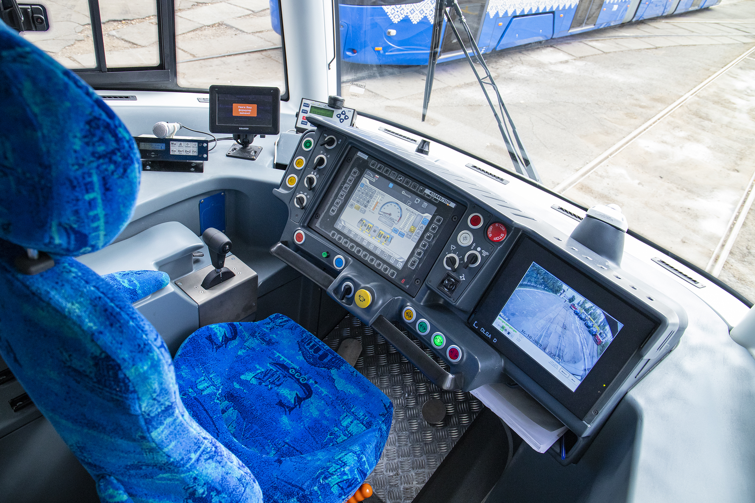 Трамвай на левом берегу. Фото: КГГА