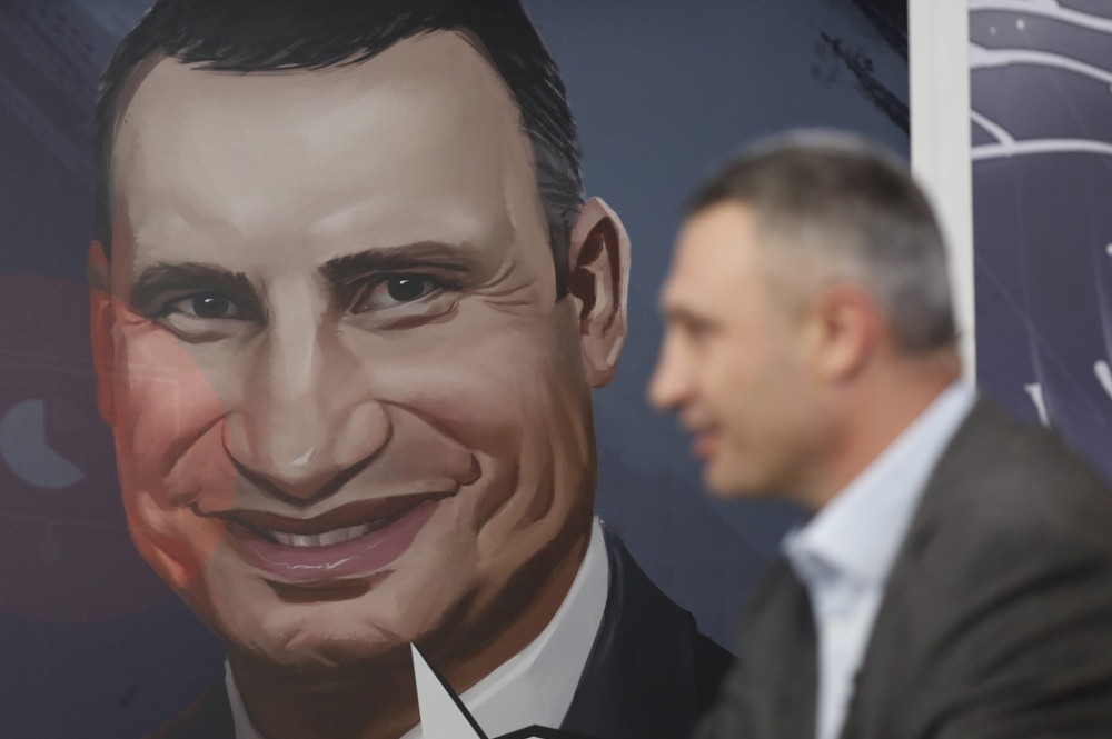 Мемы в переплете: Виталий Кличко презентовал книгу с собственными цитатами фото 3 2