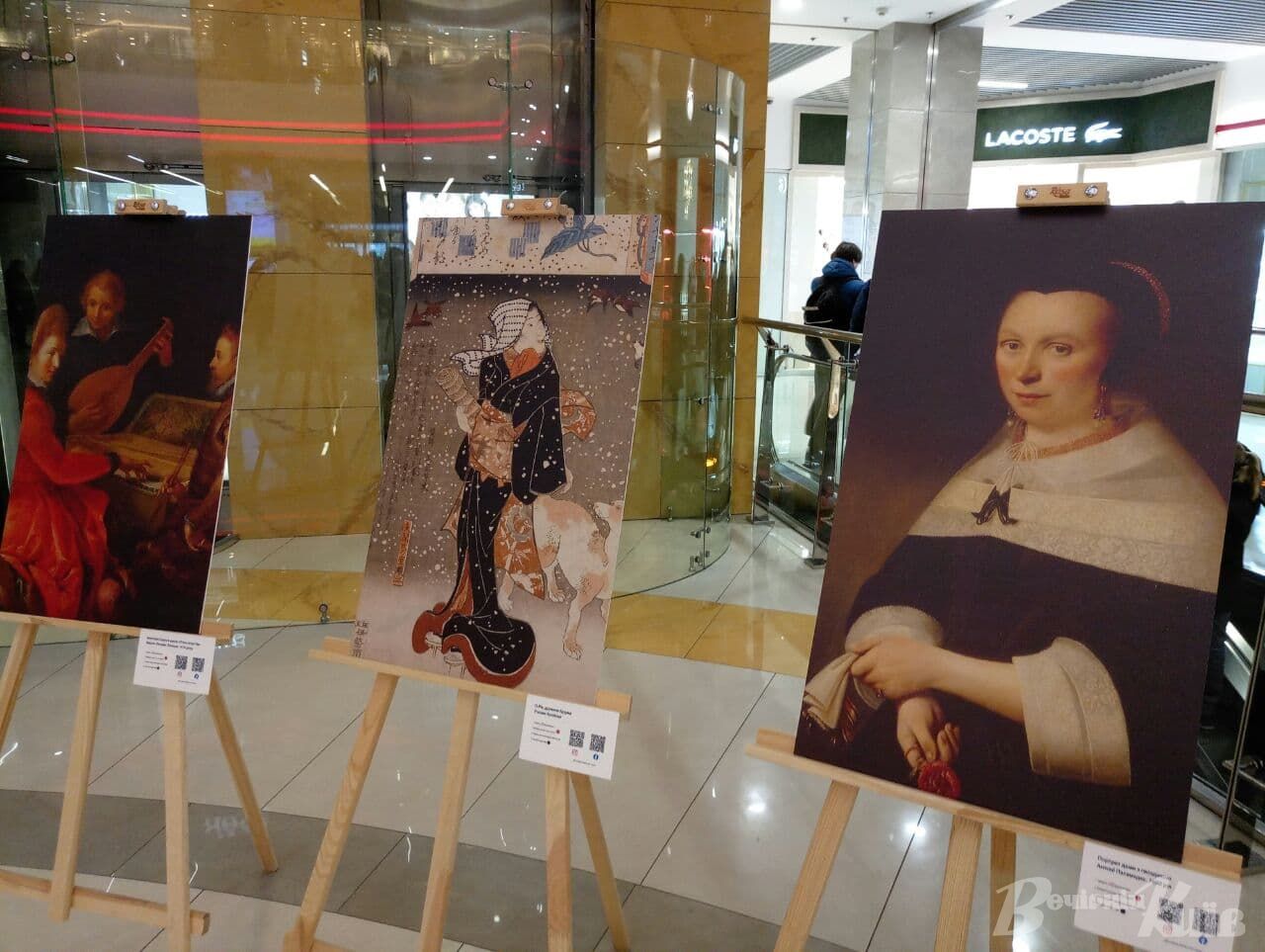 В ТРЦ "Гулливер" можно сфотографироваться в образе из классических картин - Фото: Вечерний Киев