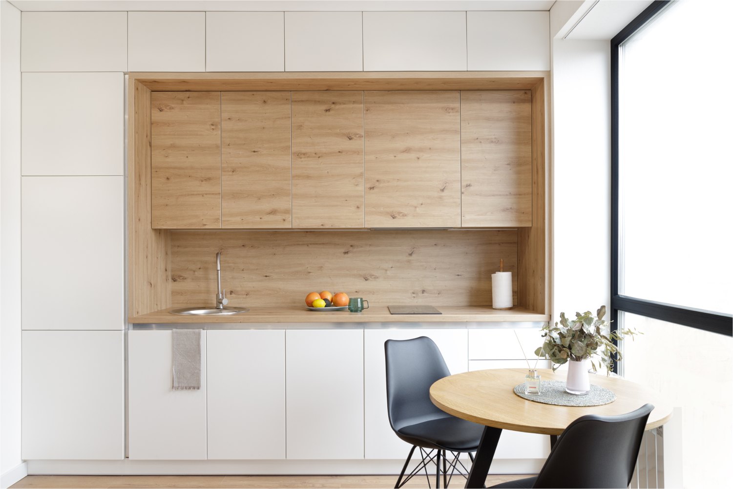 В каждой квартире есть рабочее место у окна. One. Фото: The Village Украина