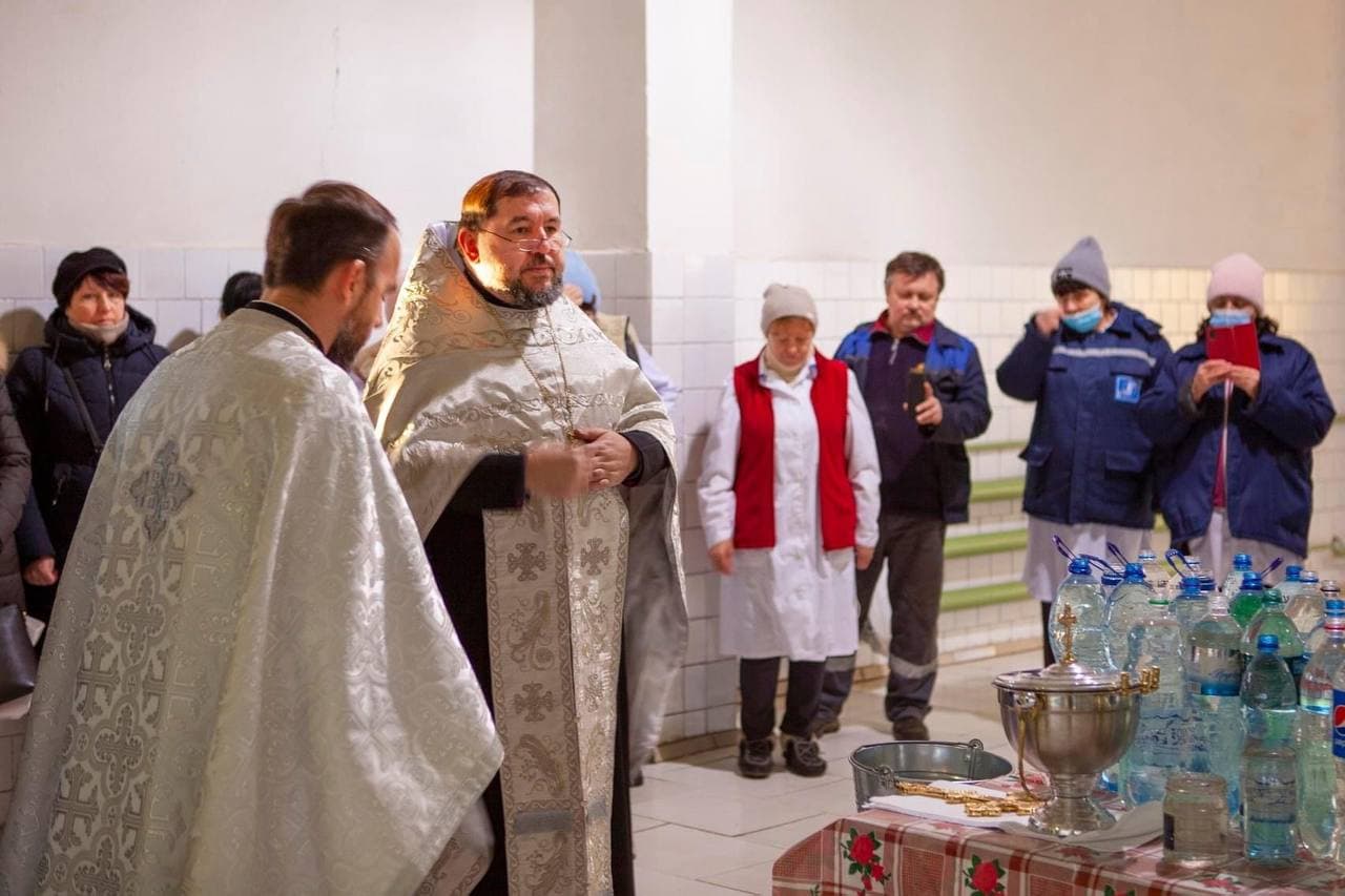 На водопроводных станциях Киевводоканала освятили воду