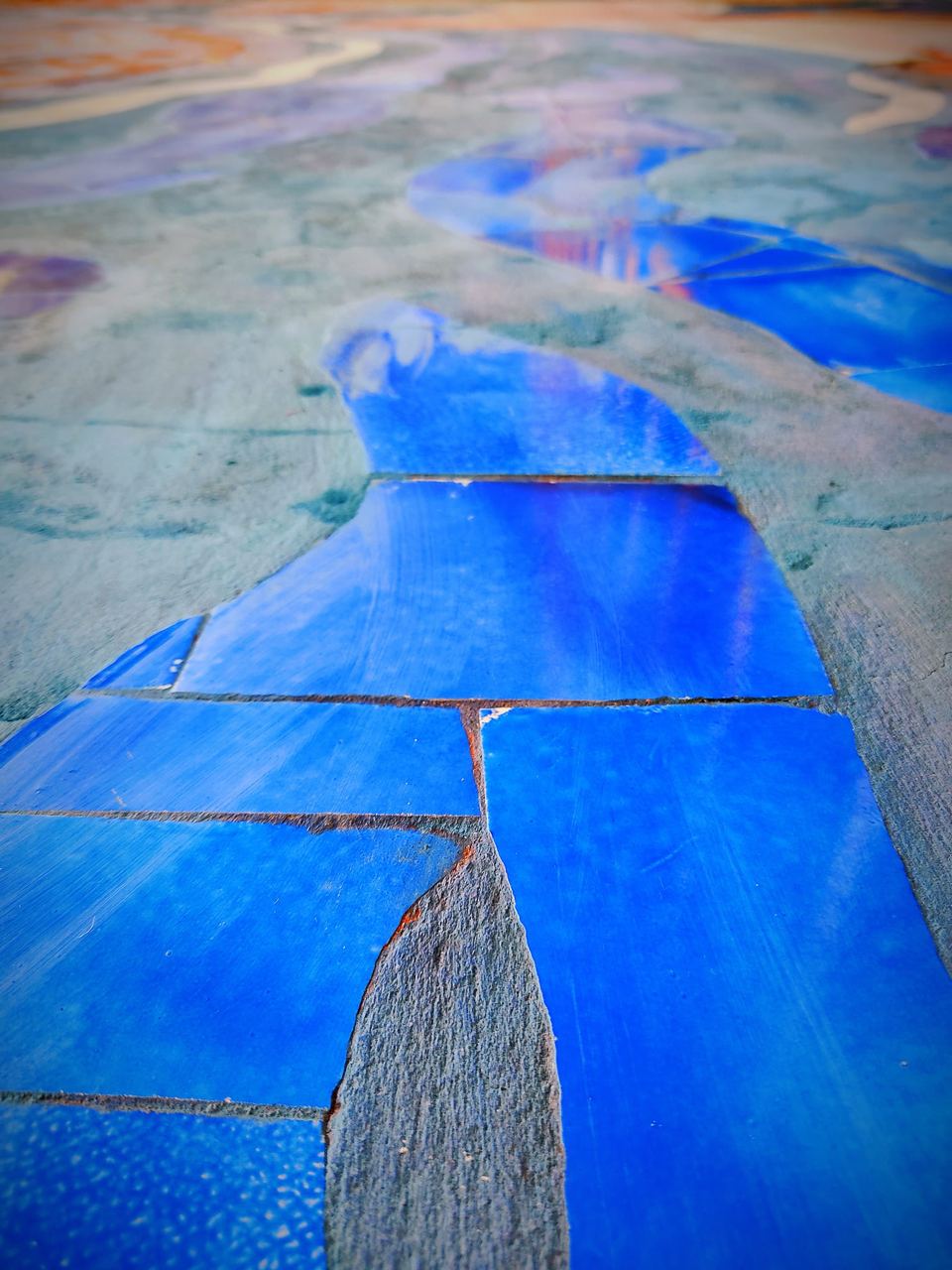 У будівлі Річкового вокзалу вперше з 1961 року відреставрували панно.